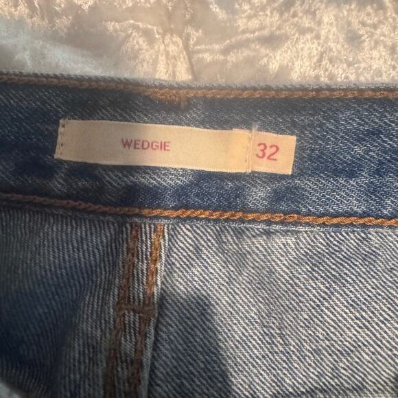 Levi's Blue Wedgie Straight Leg Jeans with Natural Distressing - Picture 5 of 8